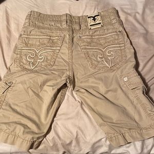rock revival khaki cargo shorts 32